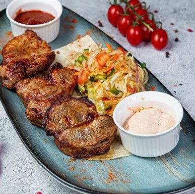 Шашлык из cвинoй шеи