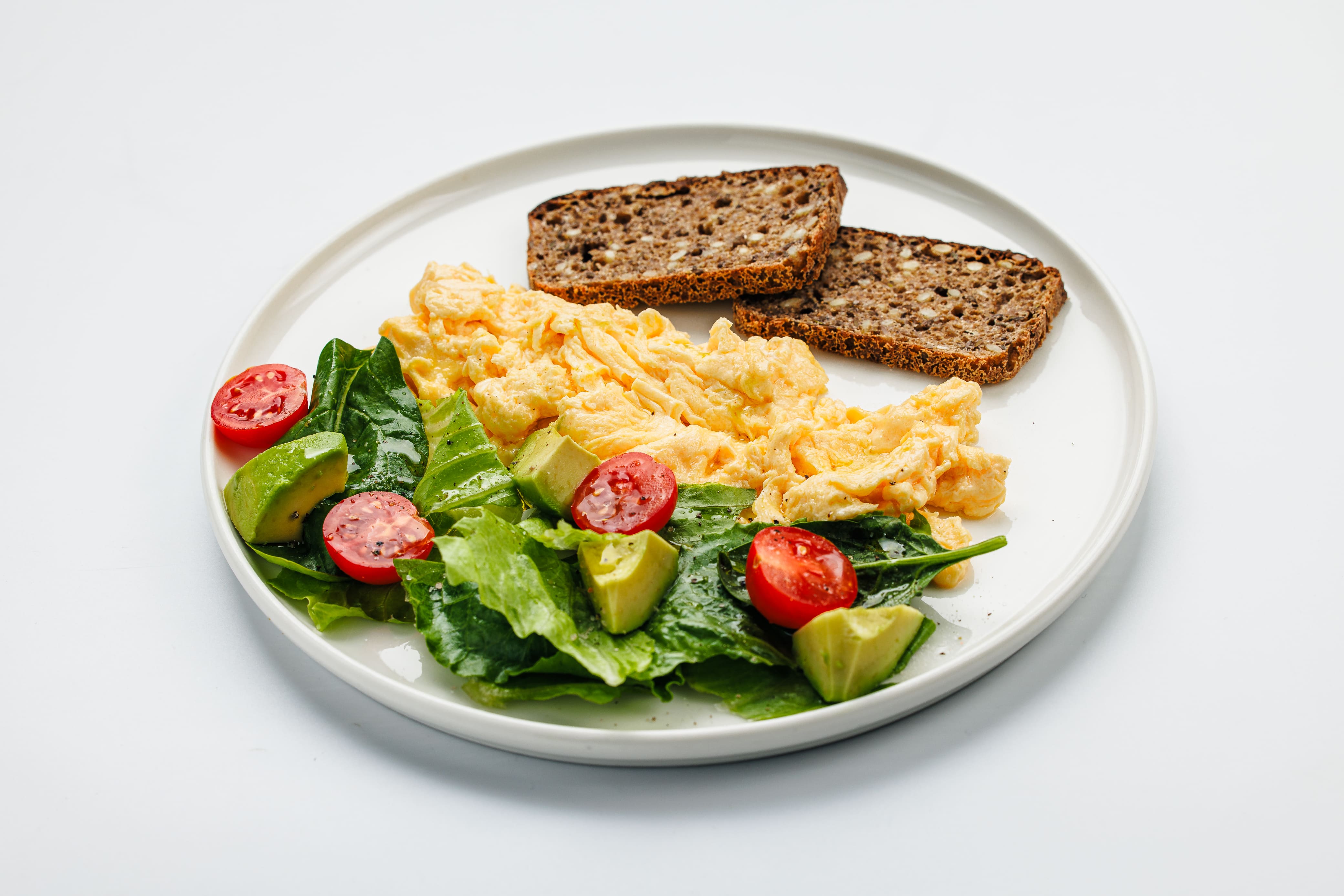 Скрэмбл с авокадо