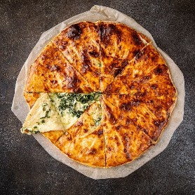 Пирог со шпинатом и сулугуни 