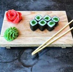 Ролл с чукой