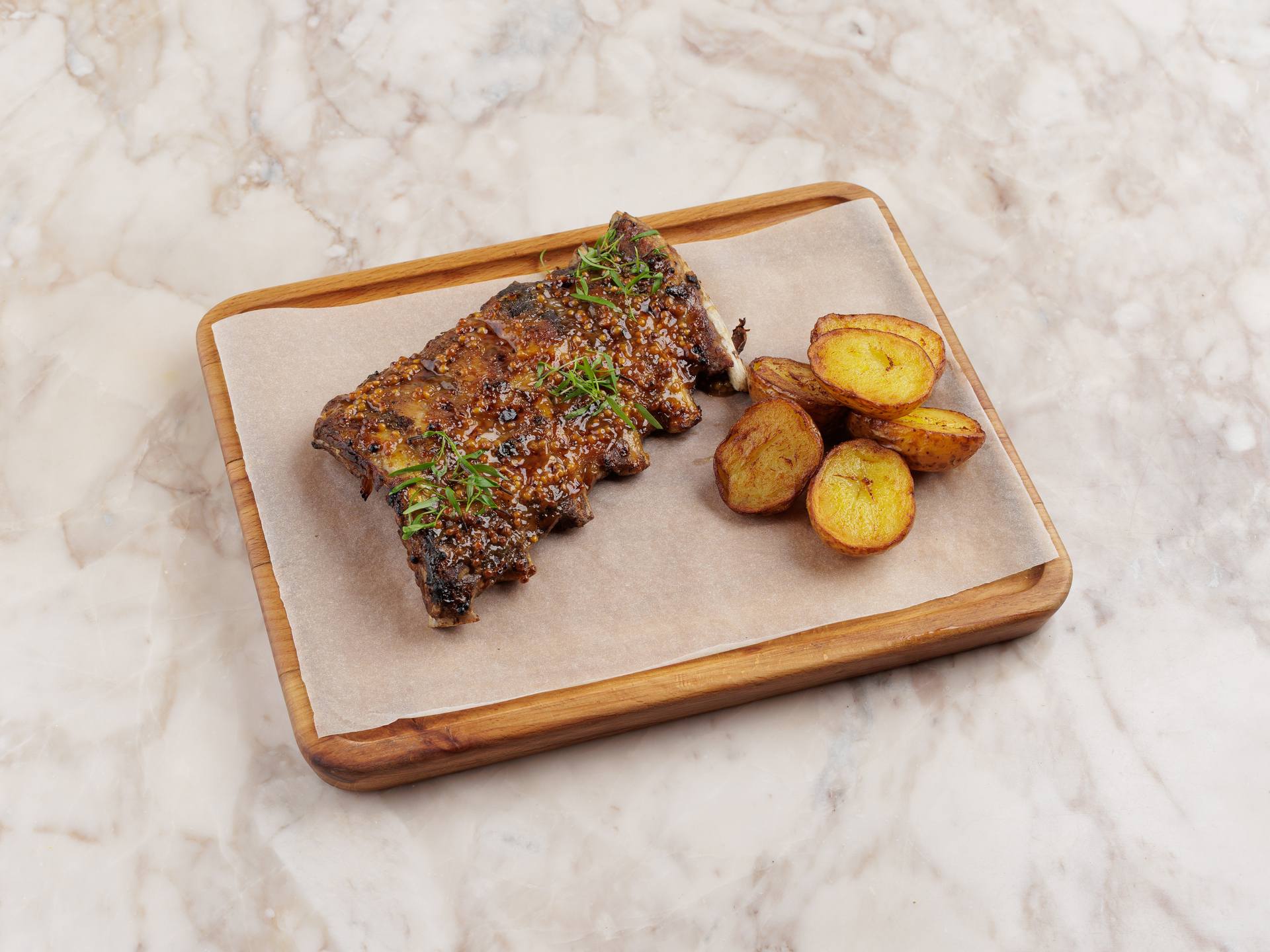 Свиные ребра с картофелем бейби