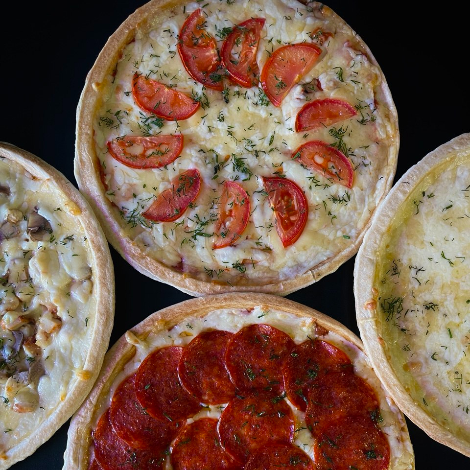 4 пиццы(20): Пепперони, Курица с грибами, Маргарита, 4 сыра