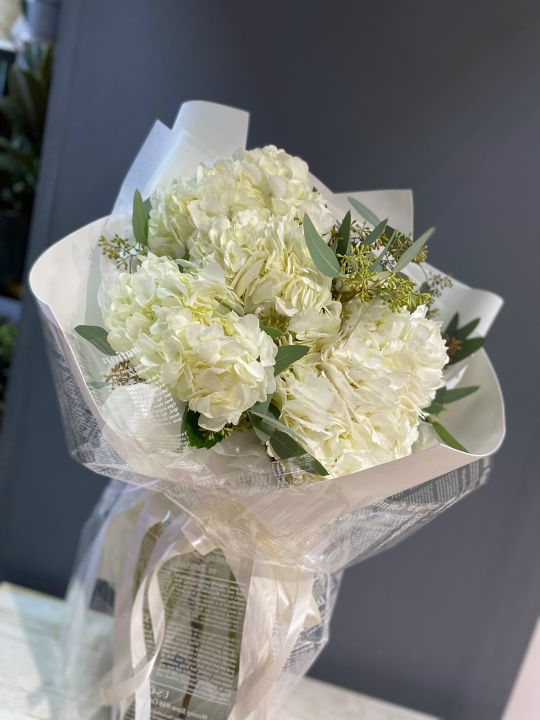 Моно букет с гортензией