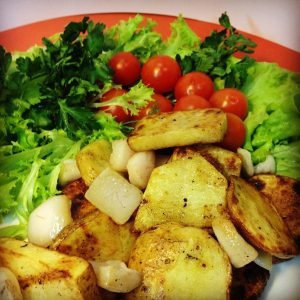 Картошка с салом на мангале