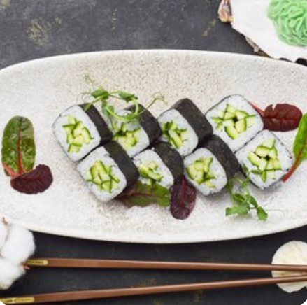 Маки со спелым огурцом