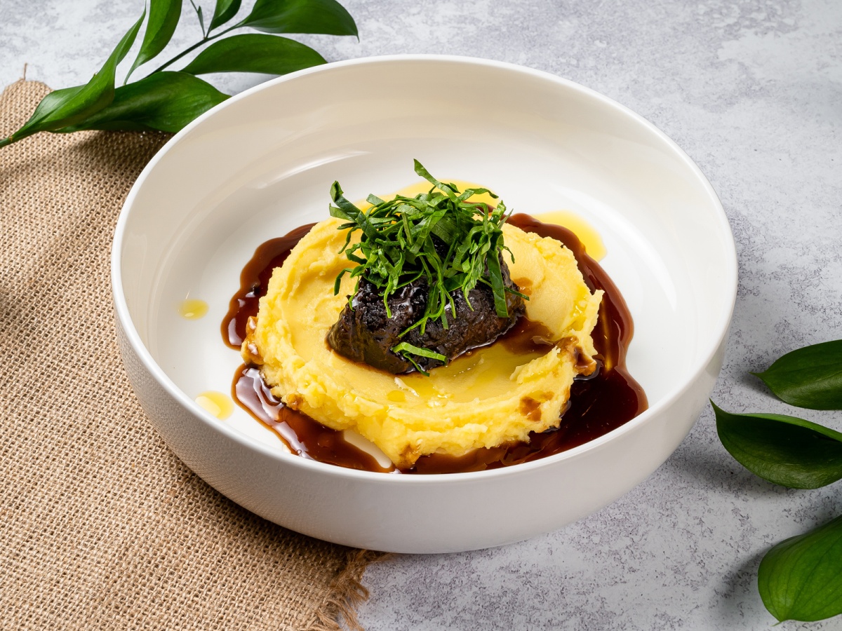 Говяжьи щёчки с трюфельным пюре