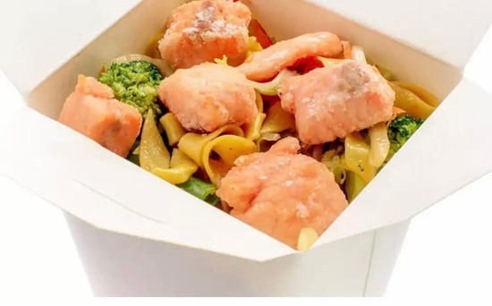 Wok c лососем