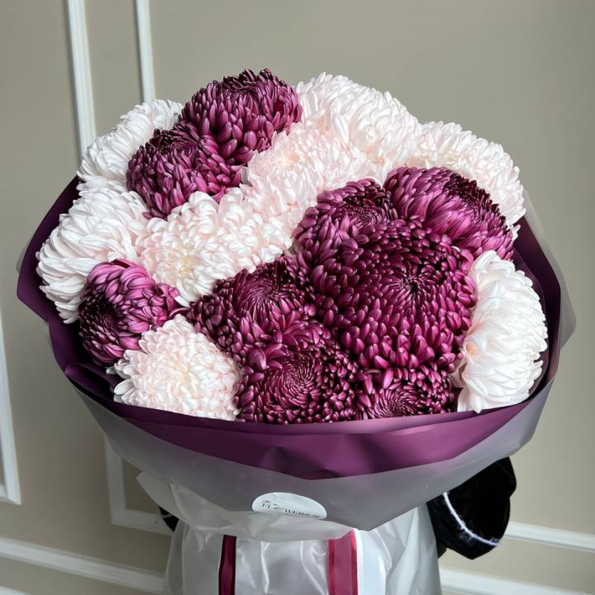 Моно букет из одноголовых хризантем (предзаказ)