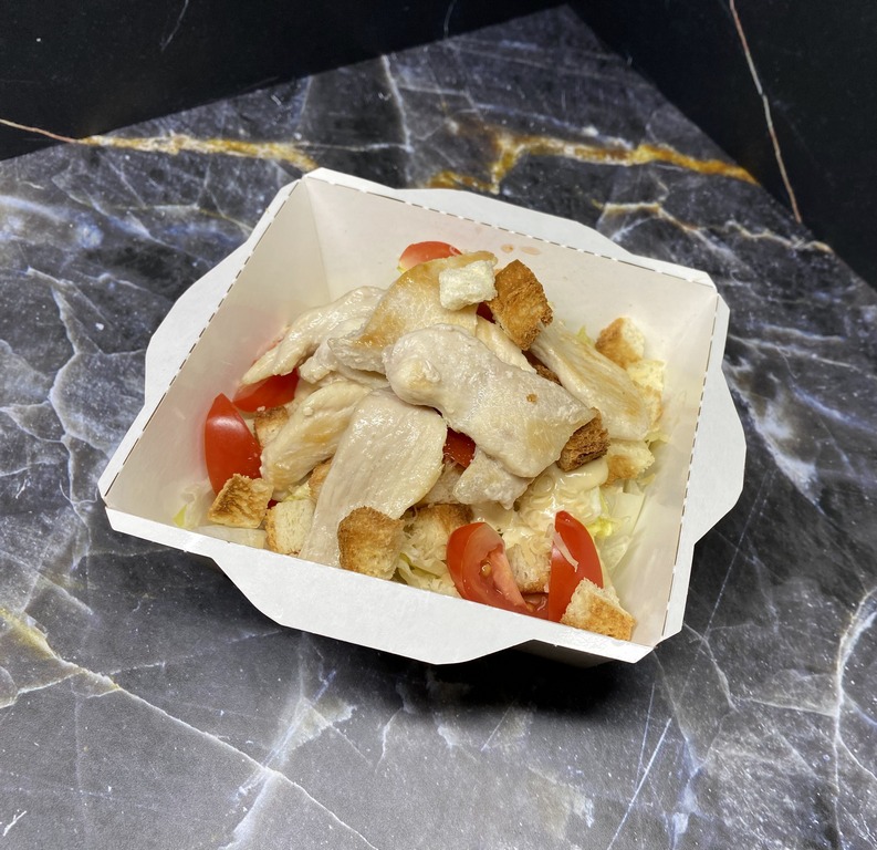 Салат цезарь с курицей
