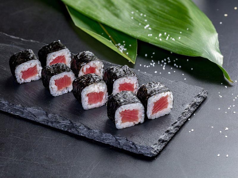 Ролл с тунцом