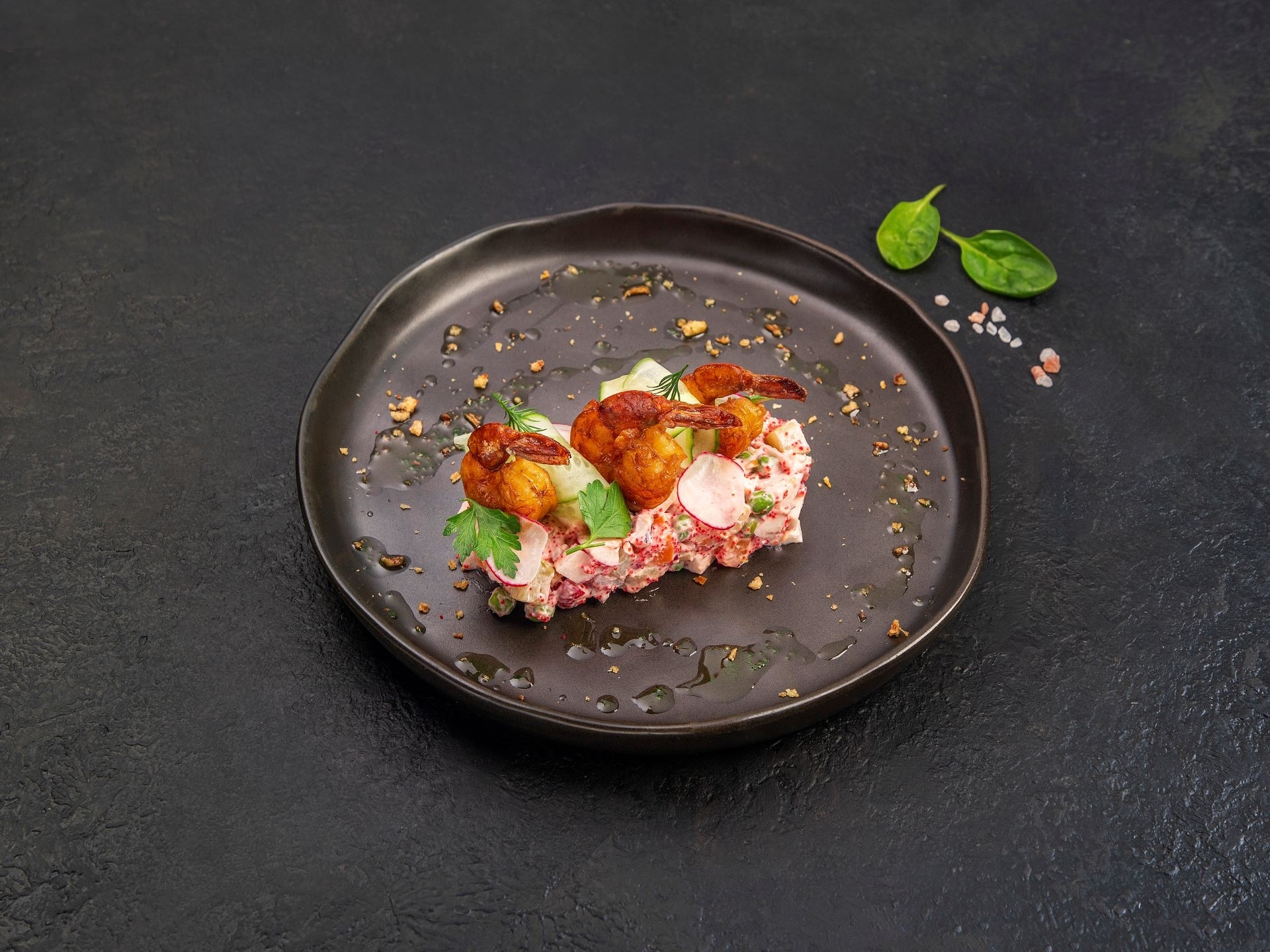 Оливье с тигровыми креветками и икрой тобико