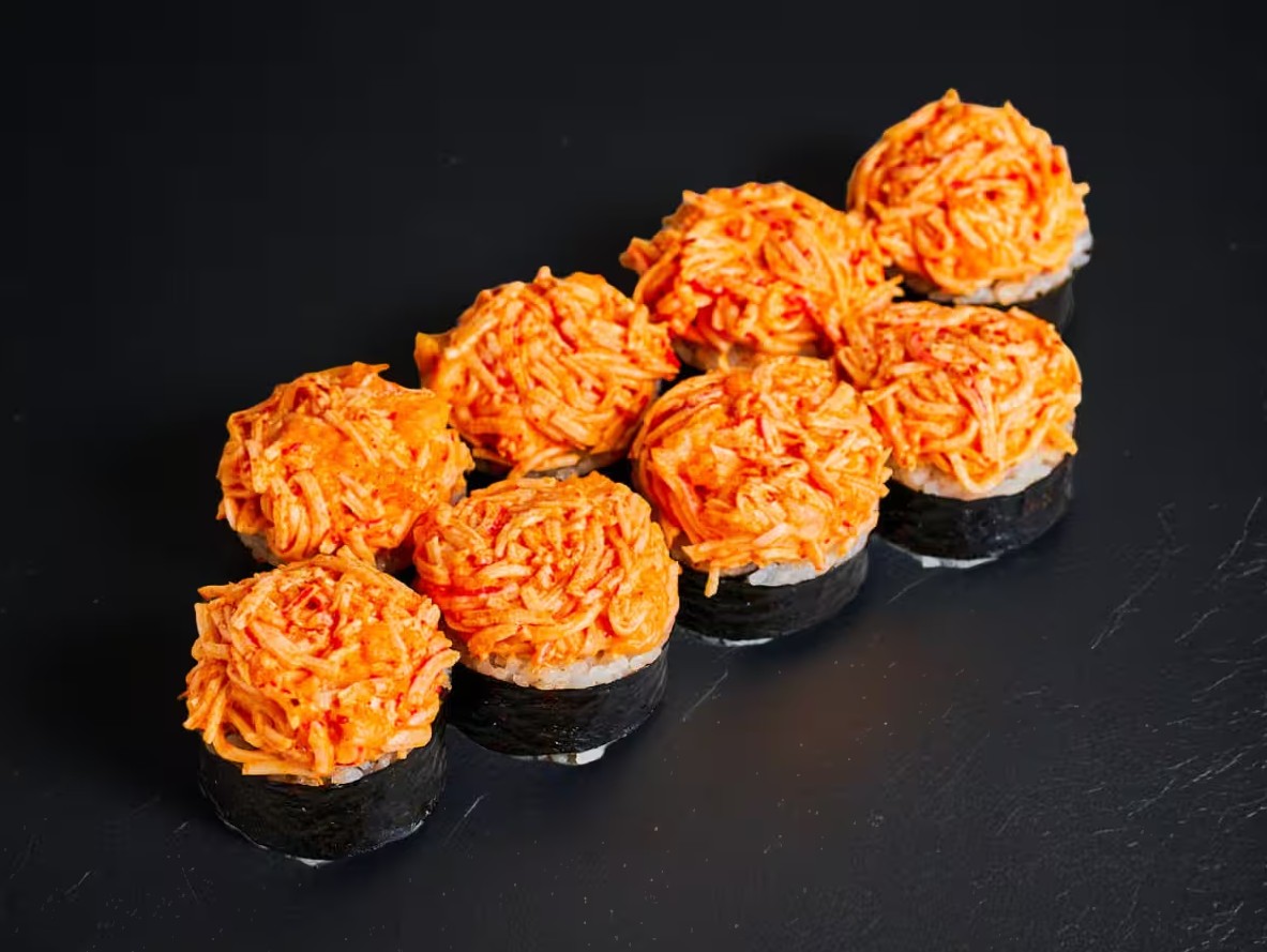 Запеченный BIG с крабом, гребешком и лососем