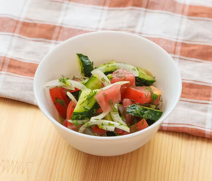 С-т из огурцов и помидор с маслом