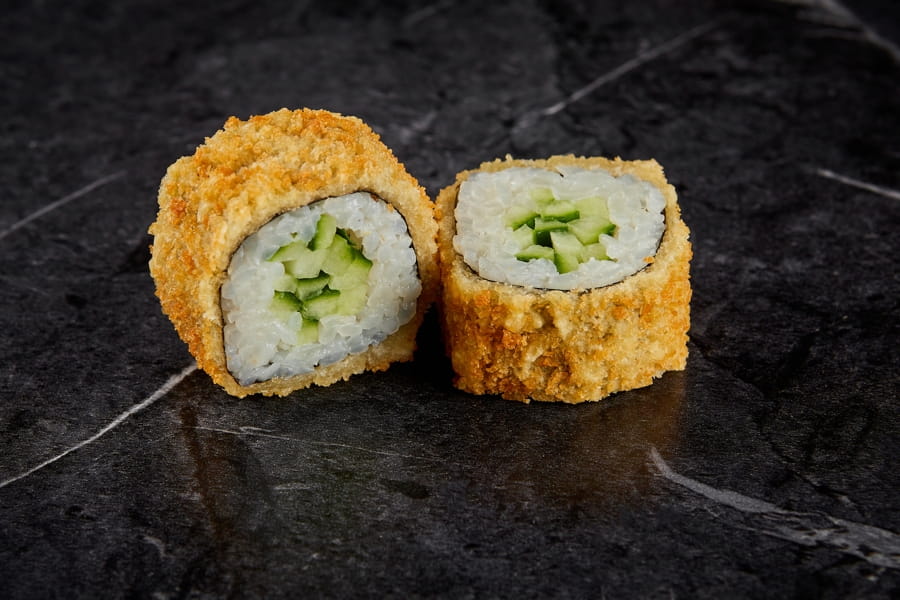 Мини ролл с огурцом темпура