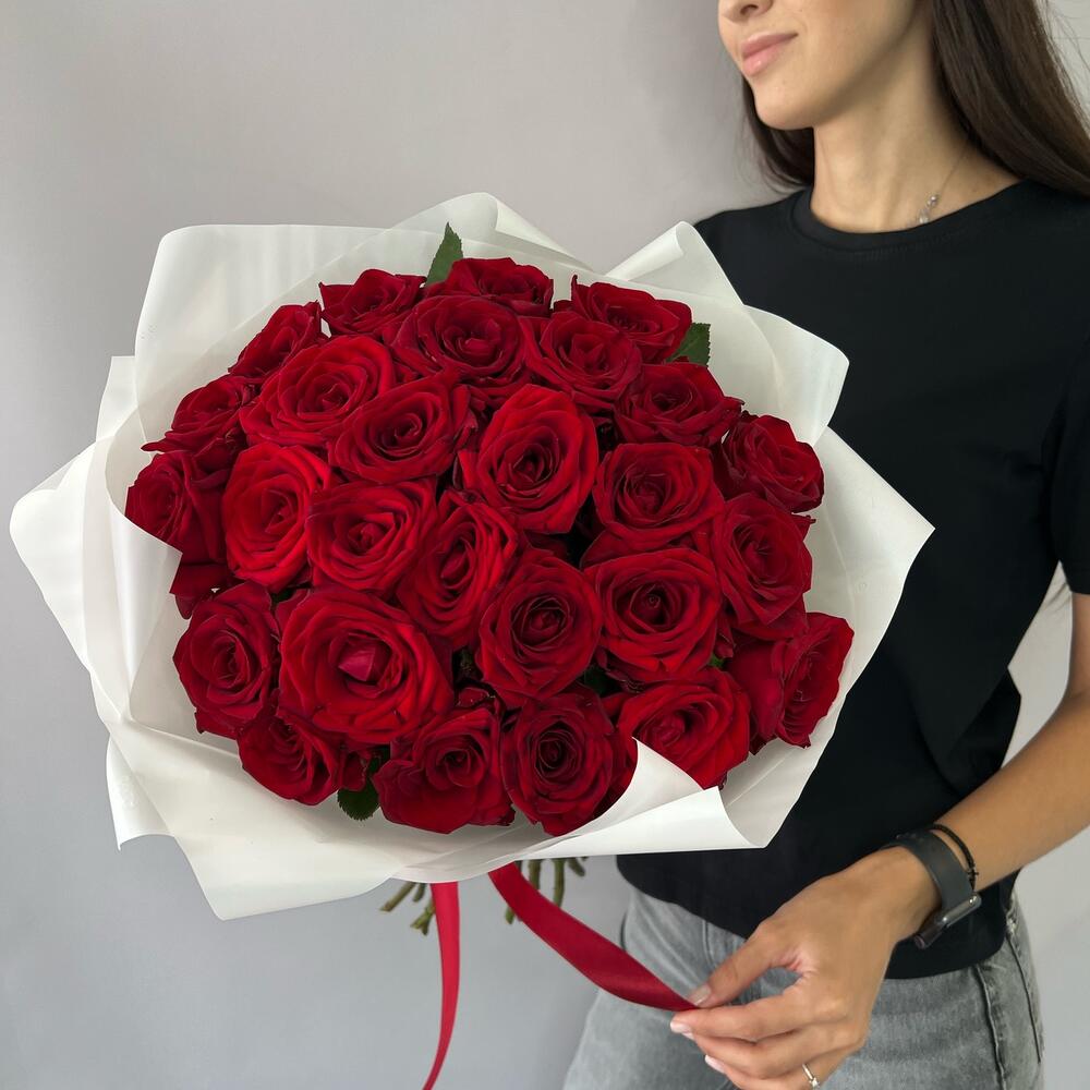 25 красных роз