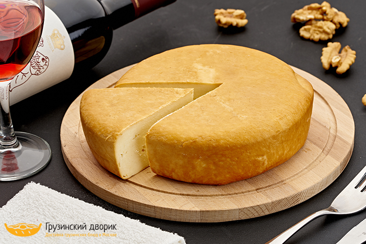 Сулугуни копчёный порция