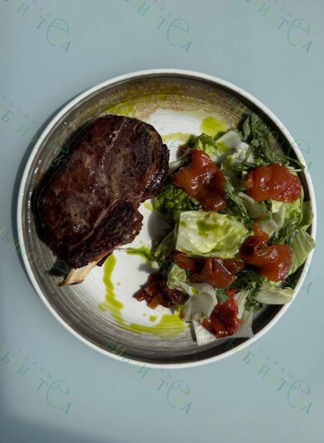 Жаркое из говядины с микс салатом