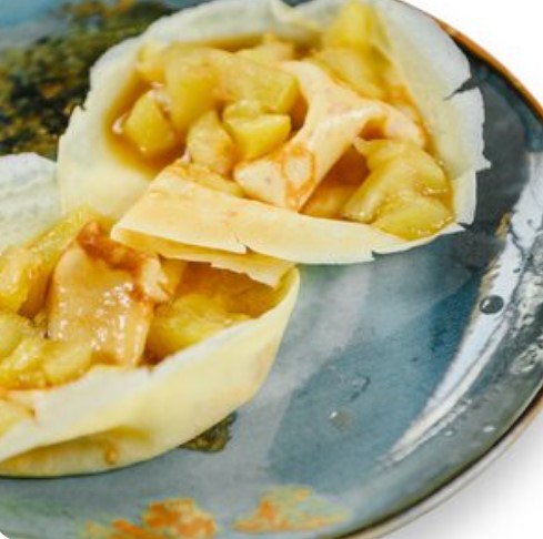 Блины с яблоком и корицей