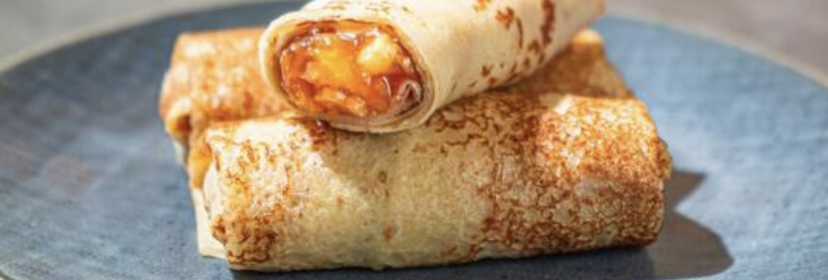 Блинчик с яблоком и корицей