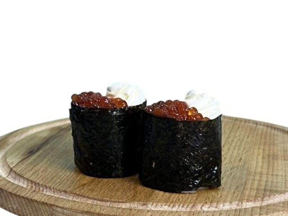 Гункан с красной икрой