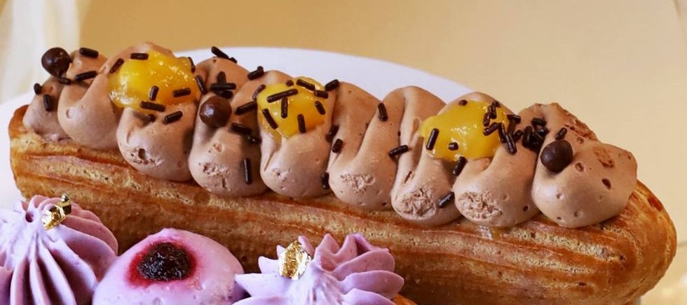 Эклер манго шоколад