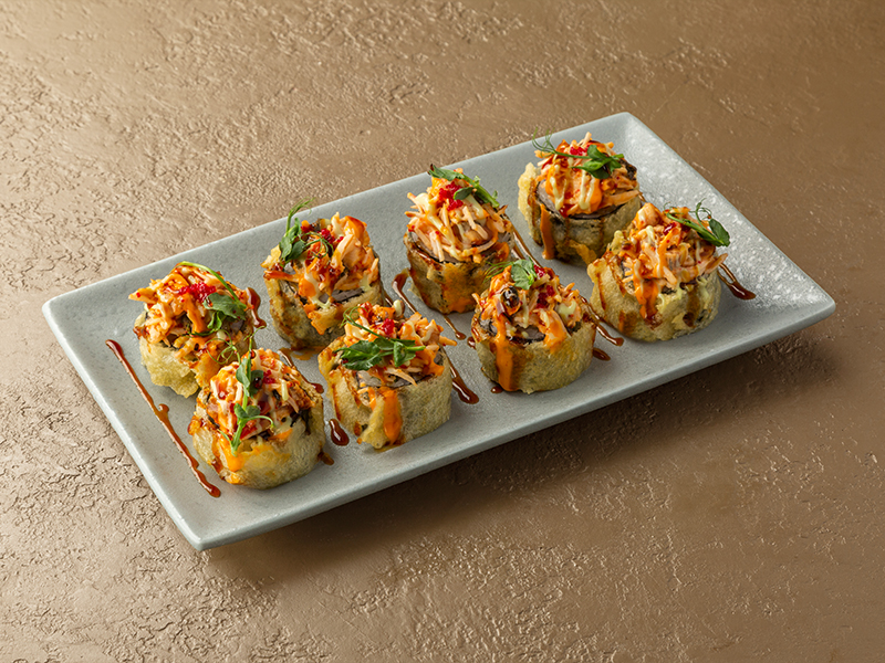 Ролл с угрём и крабом