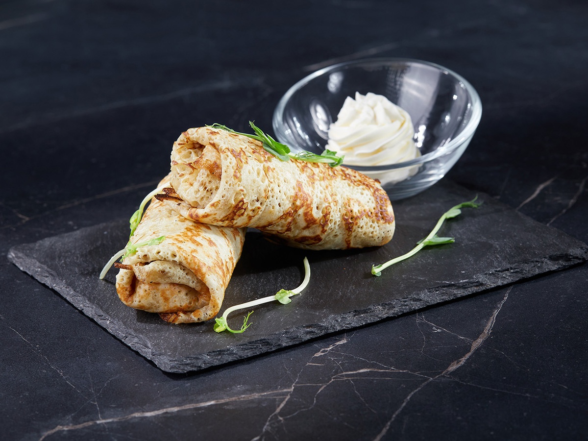 Блинчики с курицей и моцареллой