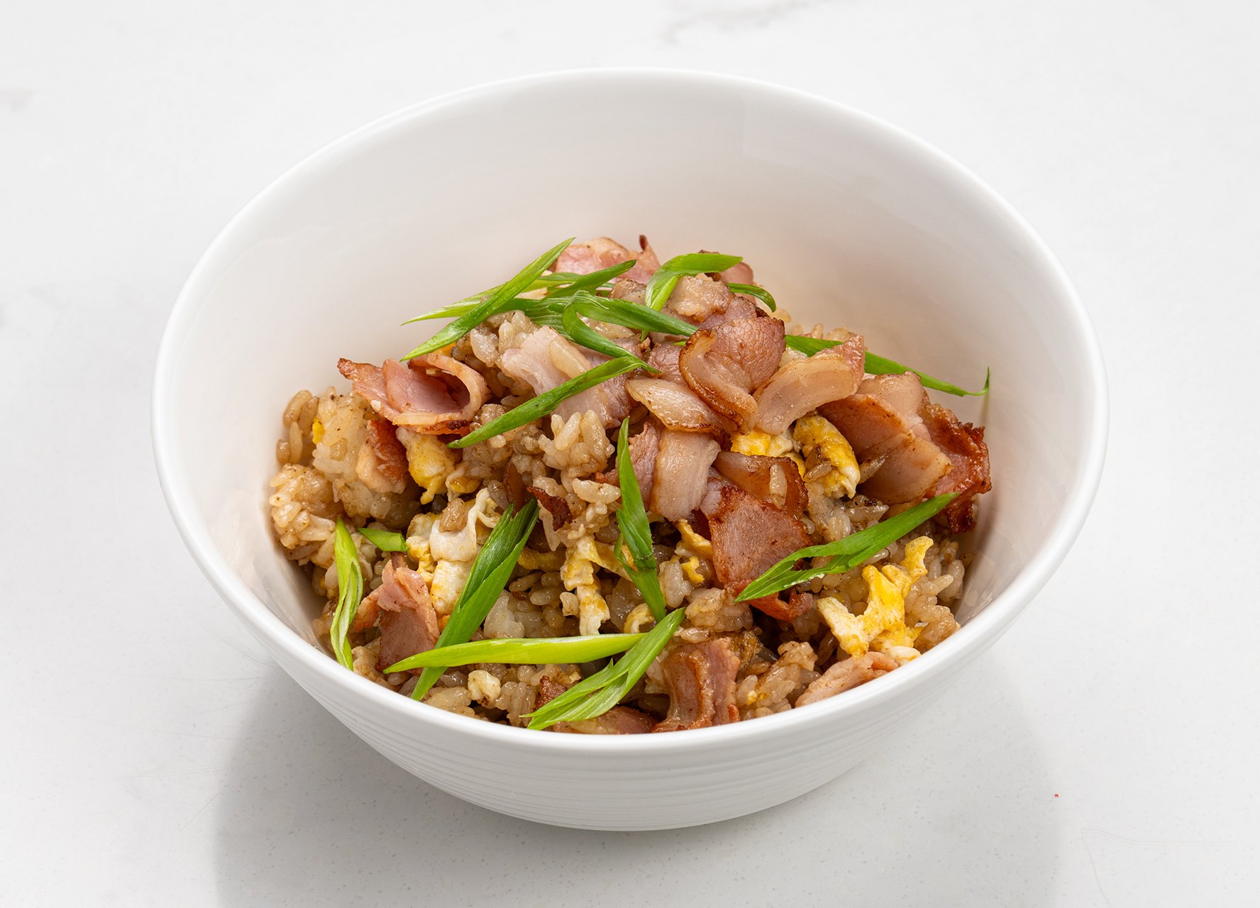 Рис с яйцом и беконом