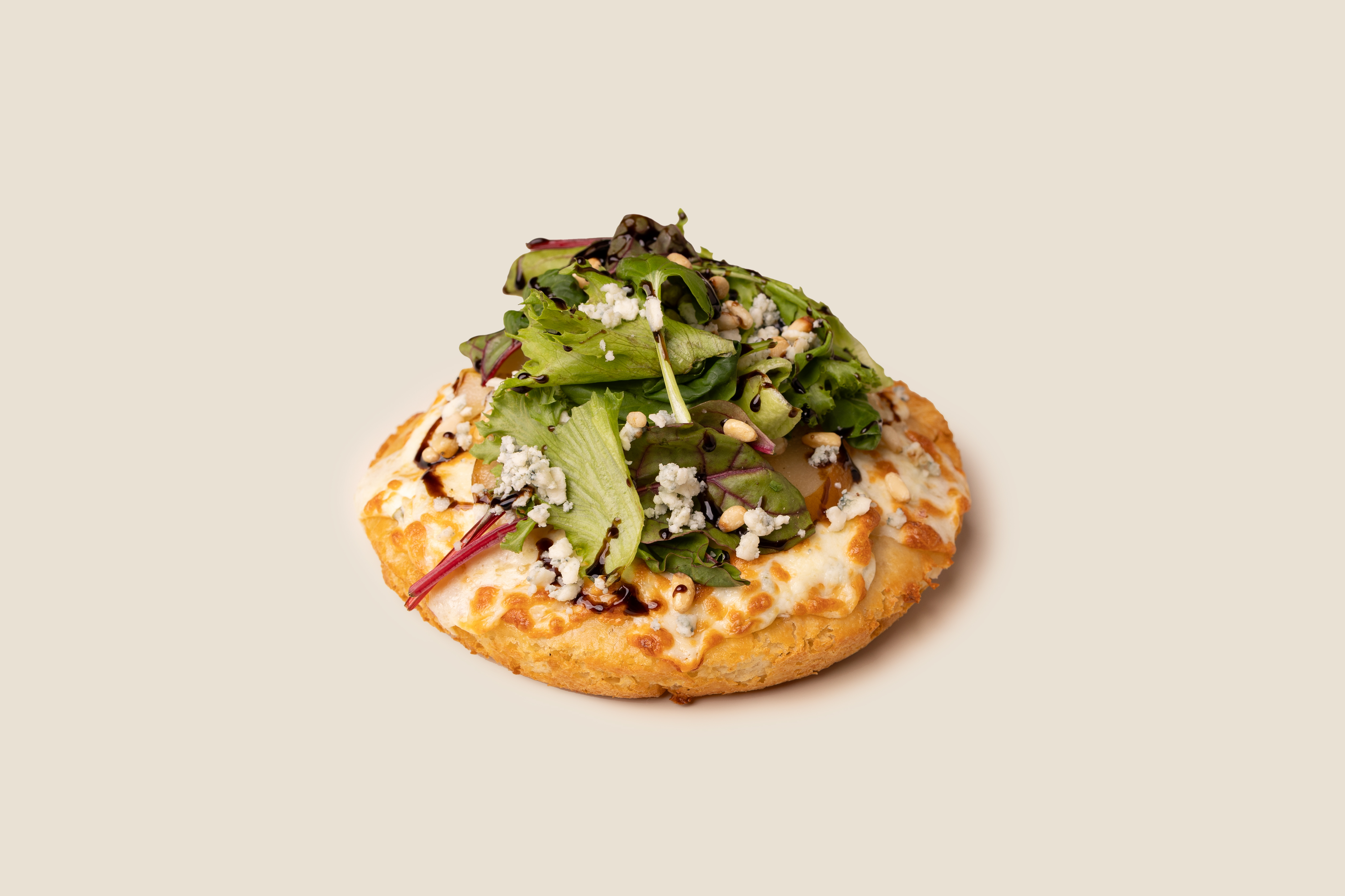 Pea e Gorgonzola с голубым сыром и карамелизированной грушей
