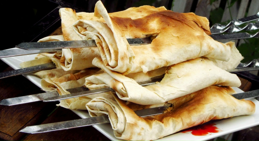 Хачапури в лаваше на углях