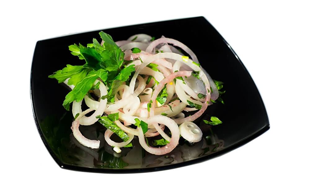Лук маринованый