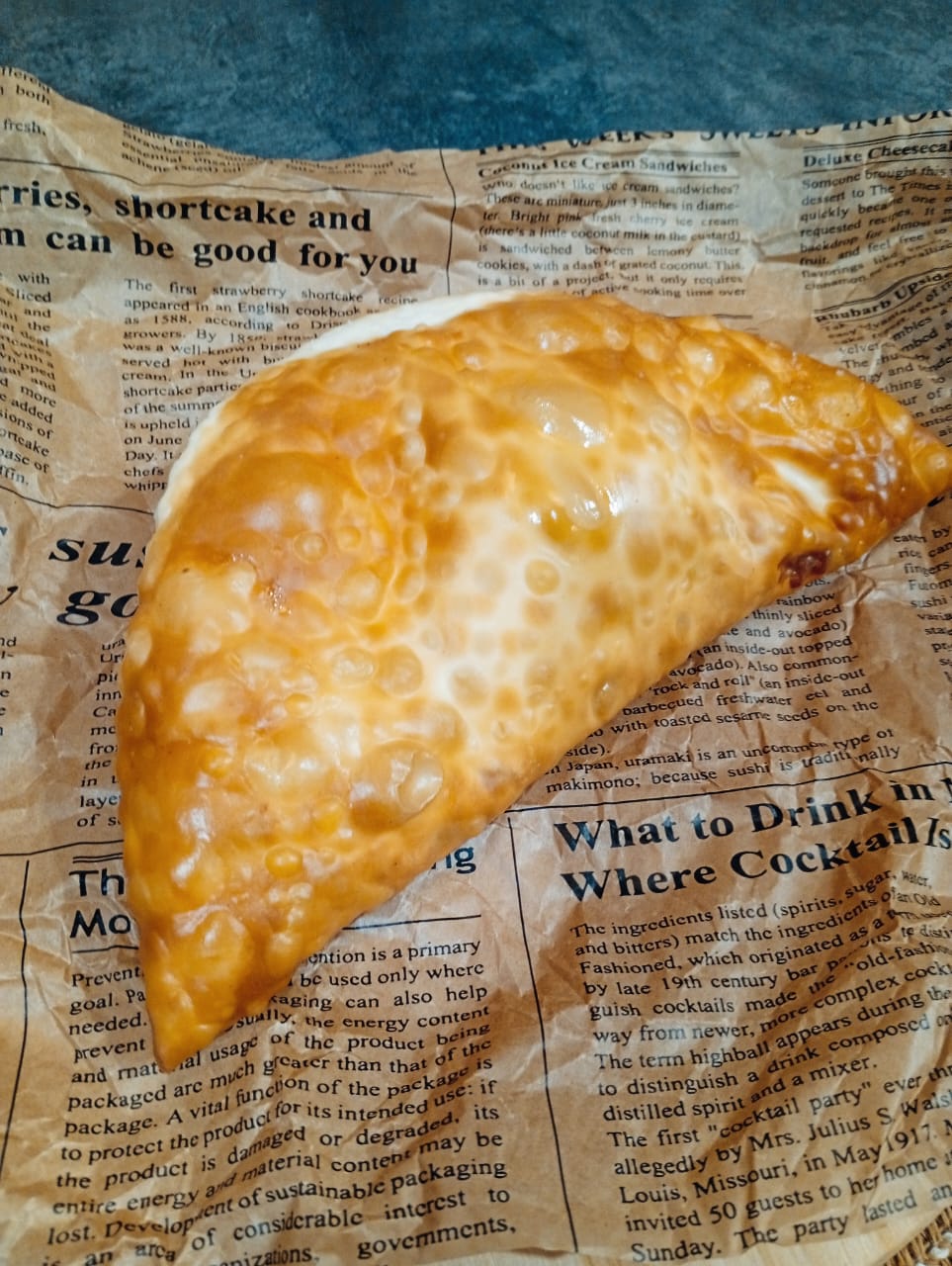 Не чебурек / грибы ,картофель/ от 3 шт со сметаной 