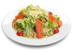 Салат Цезарь с сёмгой