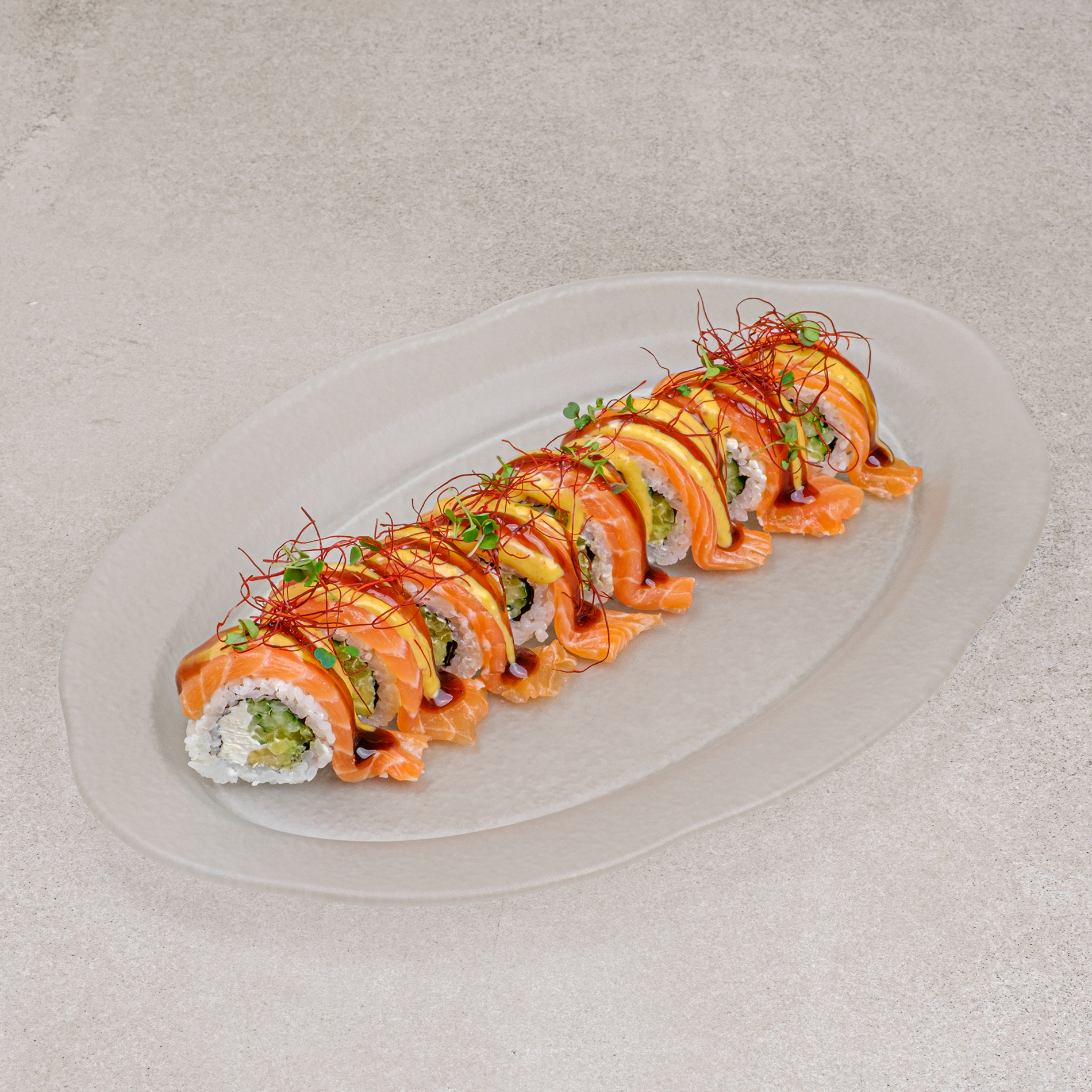 Ролл Филадельфия спайси в соусе манго