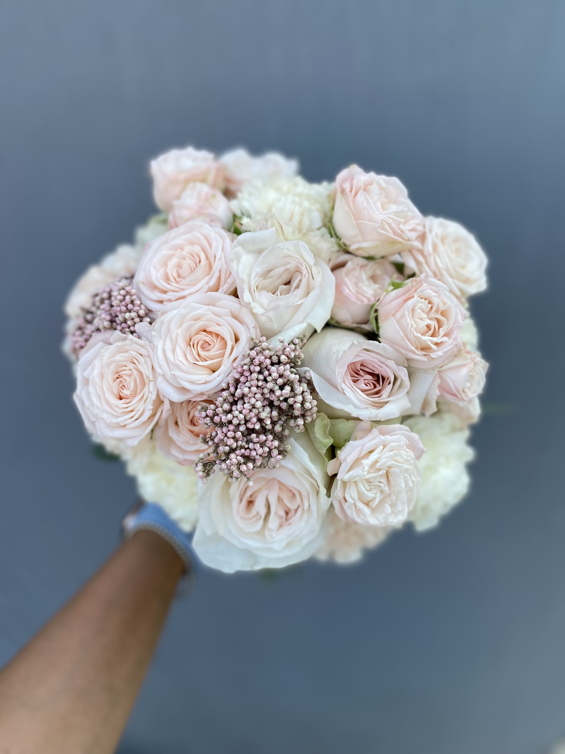 Букет невесты из пионовидных роз