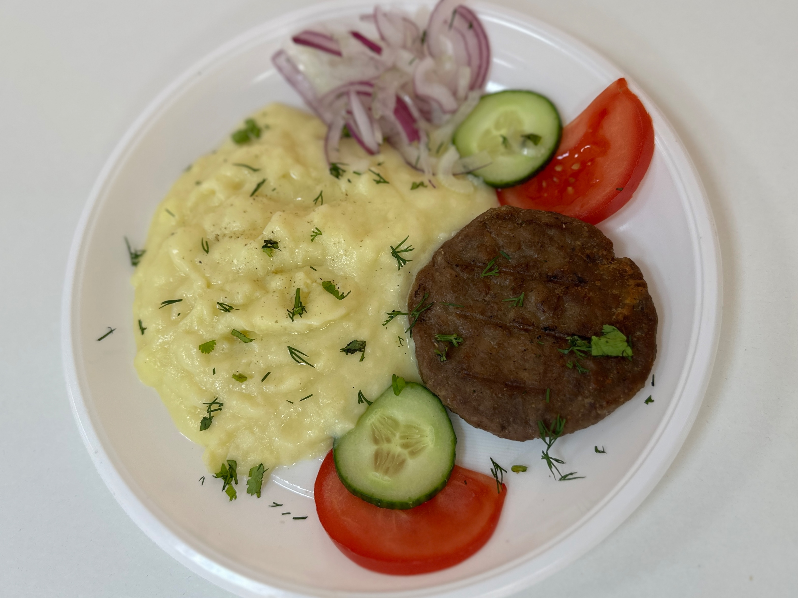 Котлета говяжья с картофельным пюре