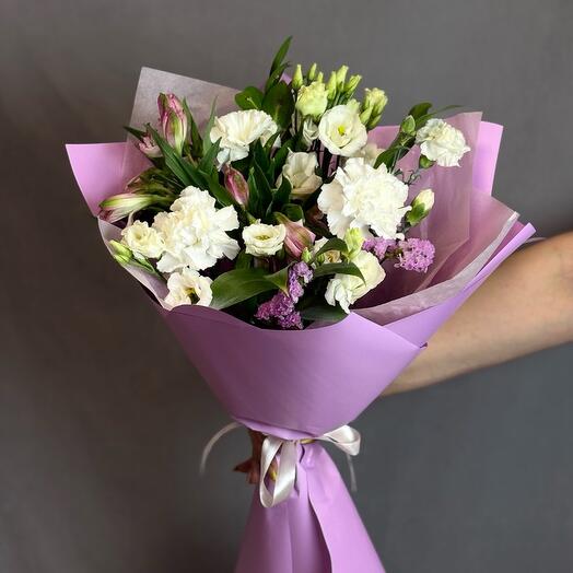 Сборный букет с диантусами
