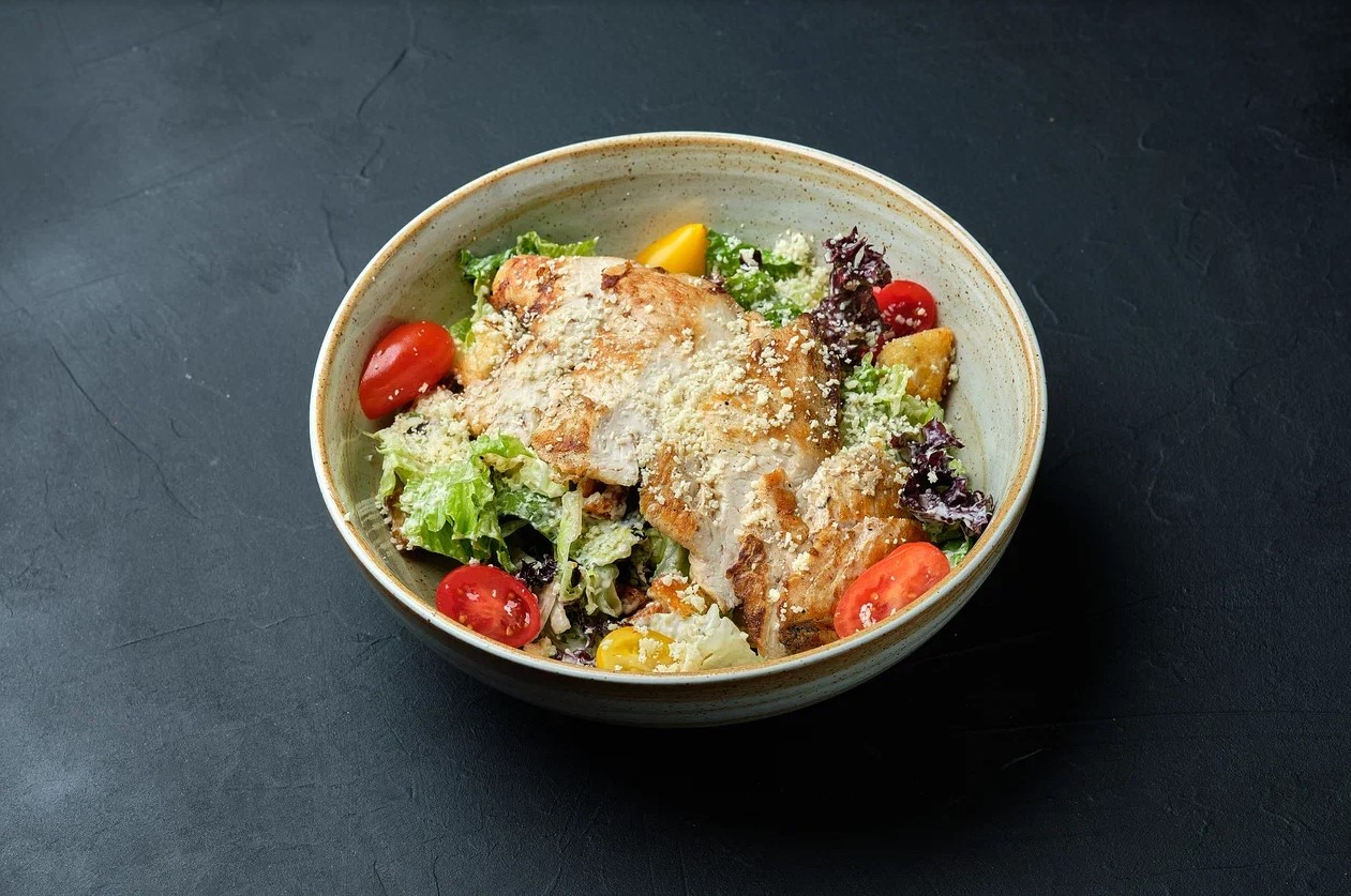 Цезарь с курицей