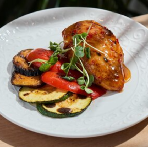 Курочка с запеченными овощами