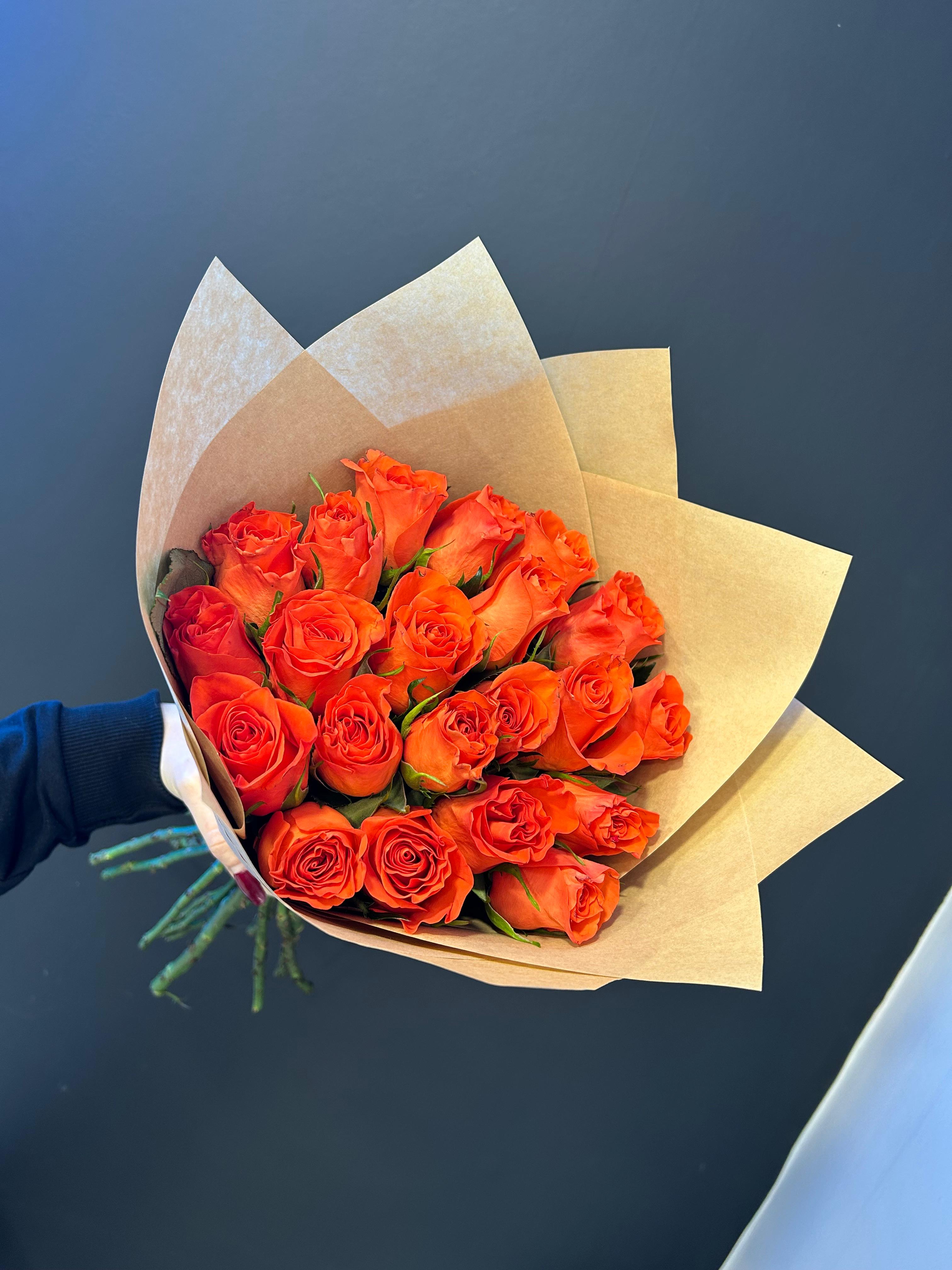 Букет из 21 оранжевой розы