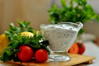 Мацони с чесноком