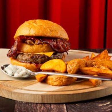 Большой Сэм с картофелем по-деревенски