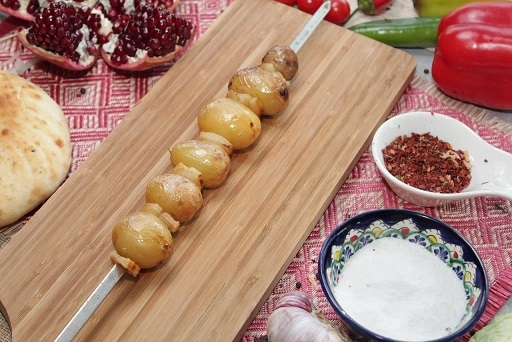 Картошка со свиным салом на мангале