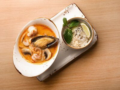 Том ям с рисом на пару