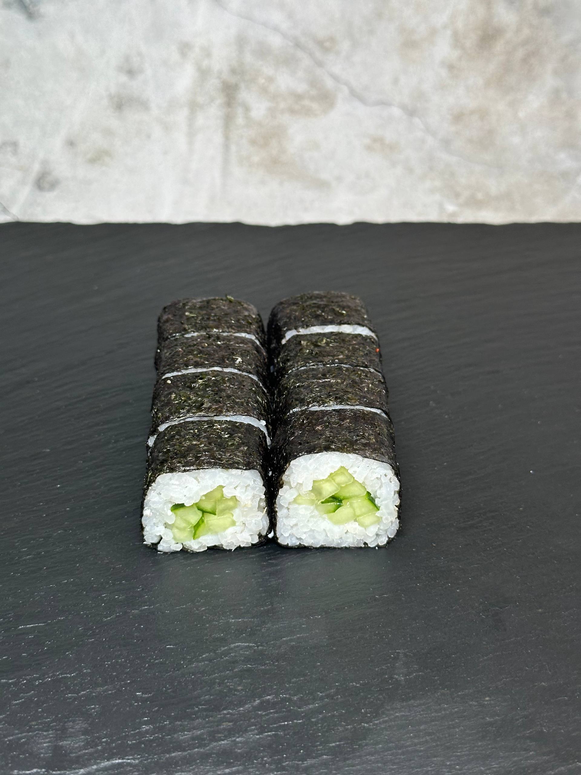 Ролл с огурцом