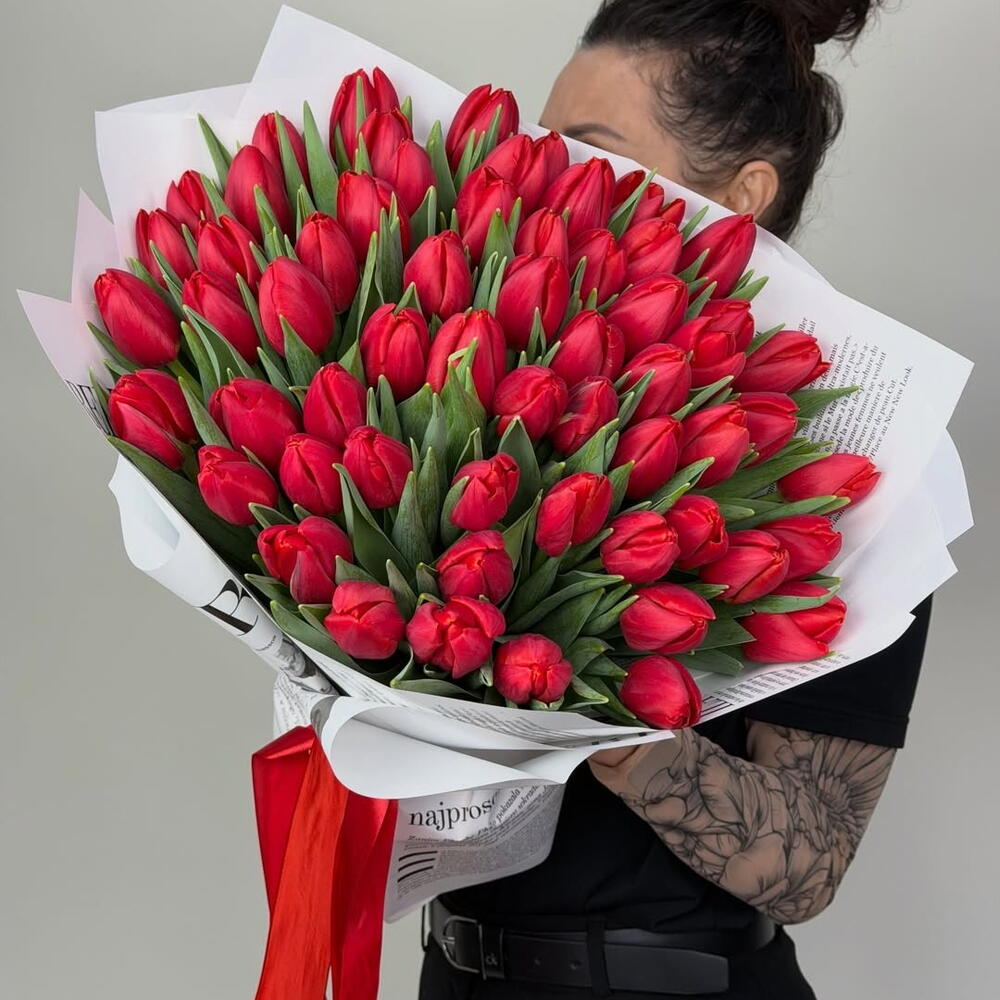51 тюльпан красный букет