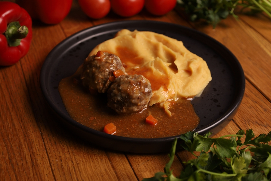 Тефтели мясные с соусом 100/50