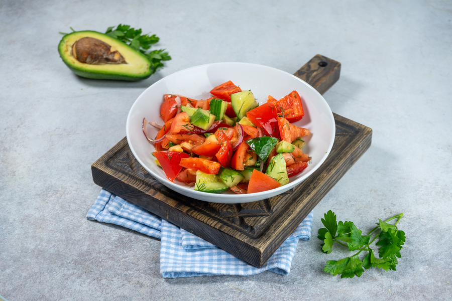 Салат с Авокадо и помидорами