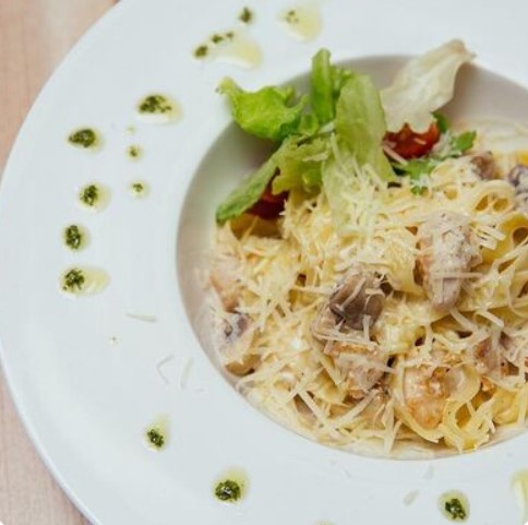 Паста с цыпленком и грибами