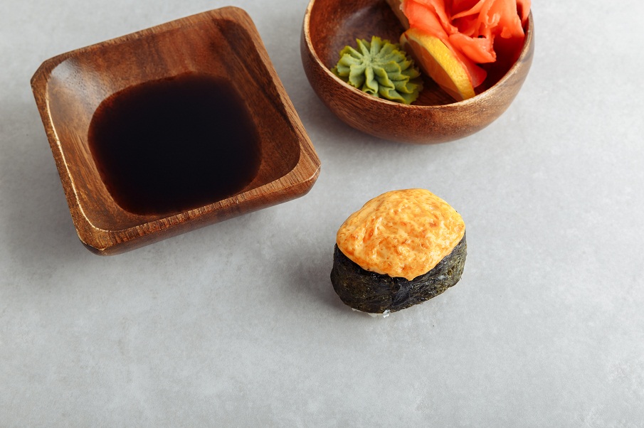 Гункан в Спайси с Мидиями